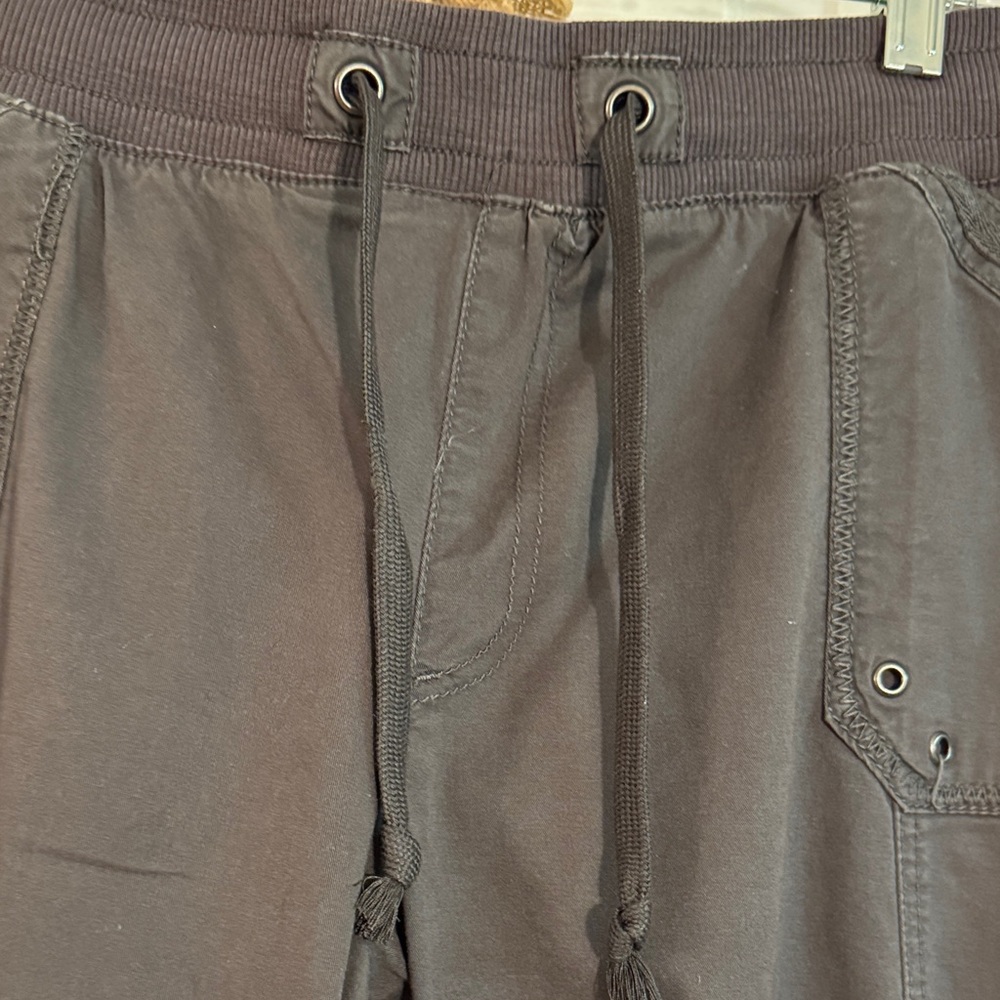 Westport Women's Gray Cargo Pants - Picture 6 of 8